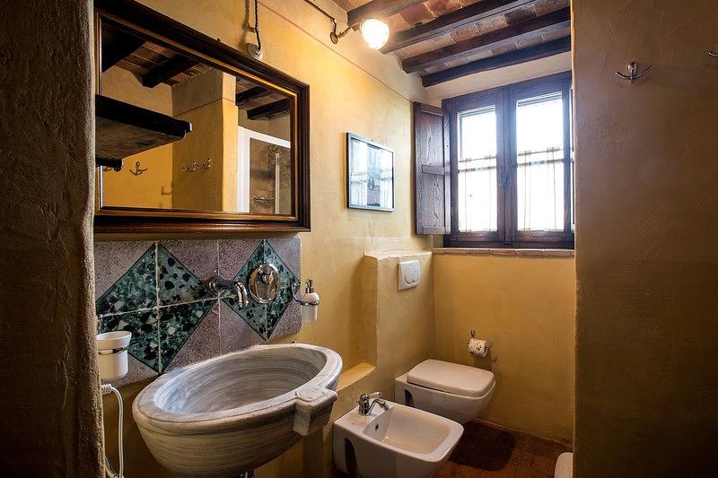 #<Apartment:0x00007f2e76936ce0> view 7